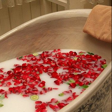 Soap Flowers - Red Roses Heart Box - Set of 24
